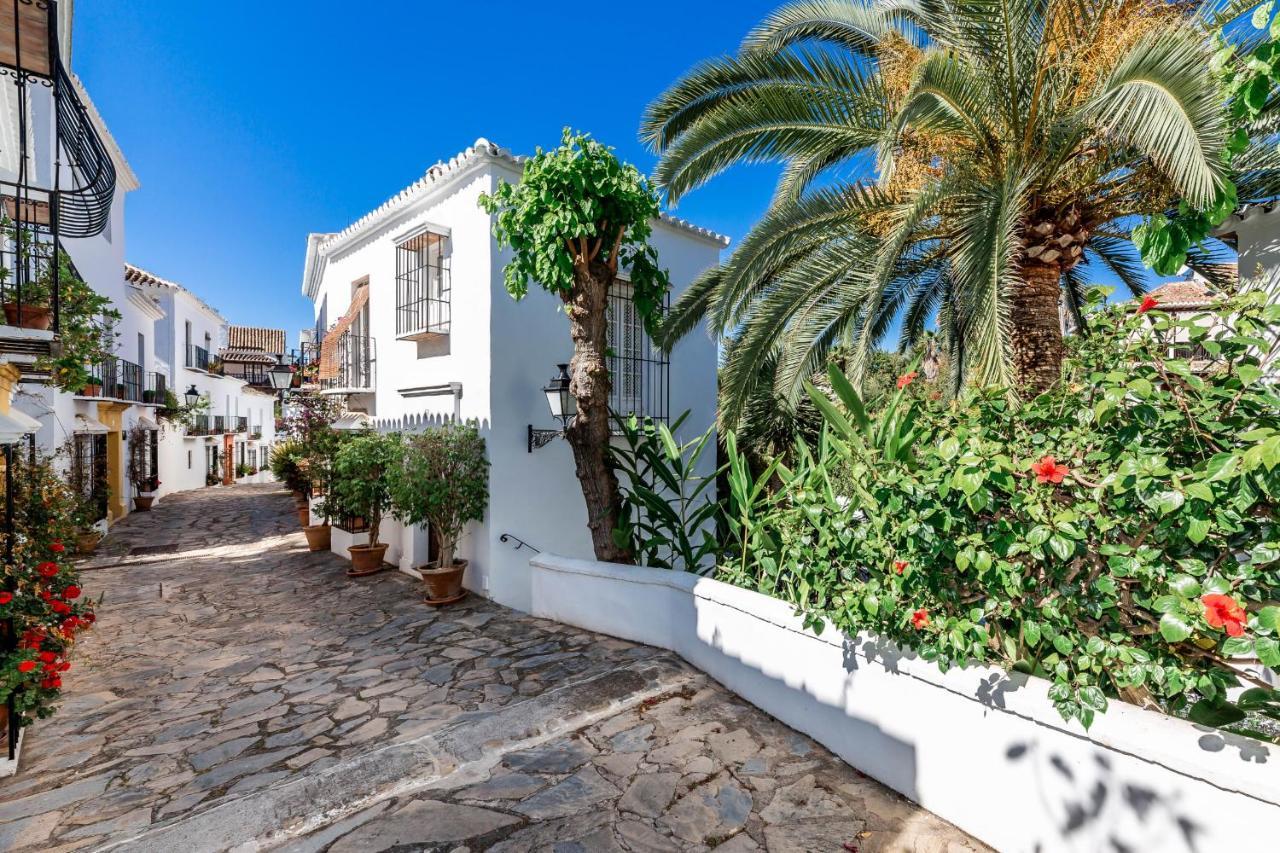 All About Lomas De Club Pueblo Marbella