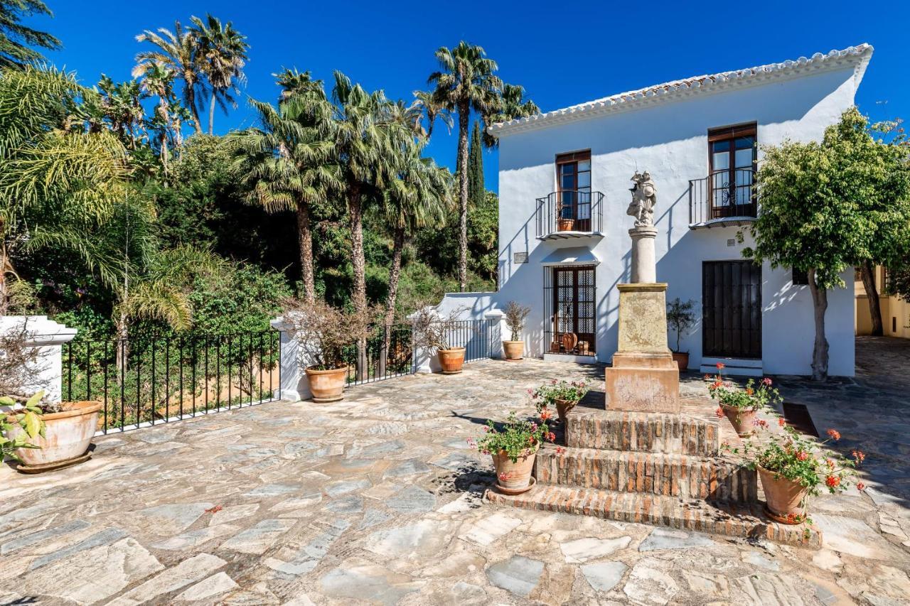 All About Lomas De Club Pueblo * Marbella